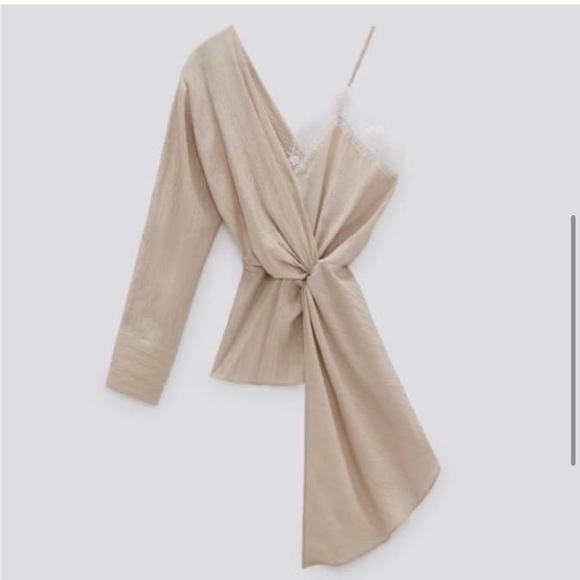 Chantilly lace asymmetrical one sleeve satin effect crinkled camisole - Picture 3 of 9